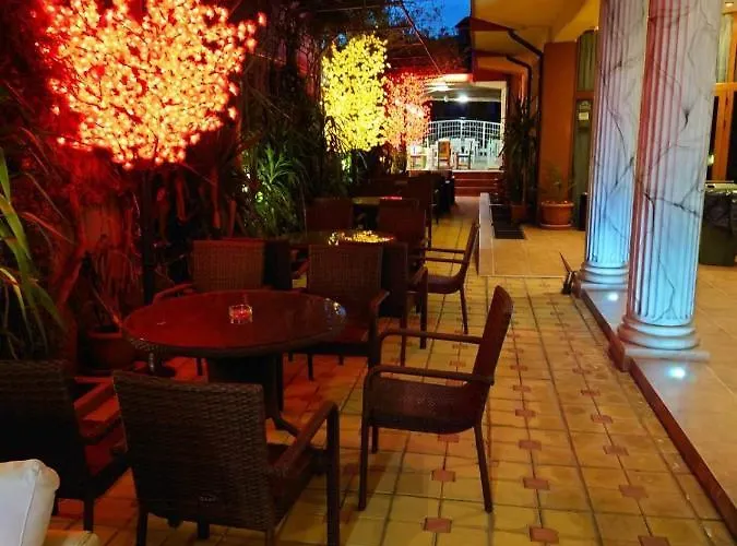 ホテル Cantilena ネセバル