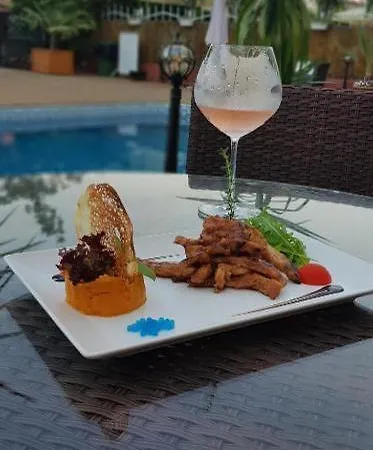 Hotel кантилена 3*
